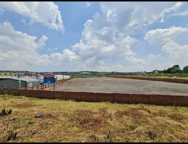 12,082M² VACANT LAND TO LET IN DENVER